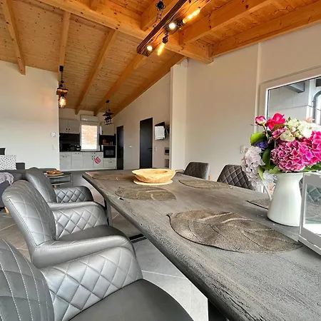 Lägenhet Holiday Apartment With Private Lake Access And Jetty Klein Labenz