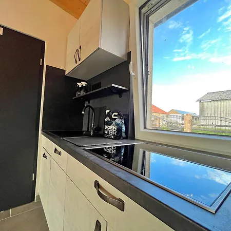 Lägenhet Holiday Apartment With Private Lake Access And Jetty *
