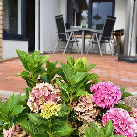 Holiday Apartment With Private Lake Access And Jetty * Klein Labenz