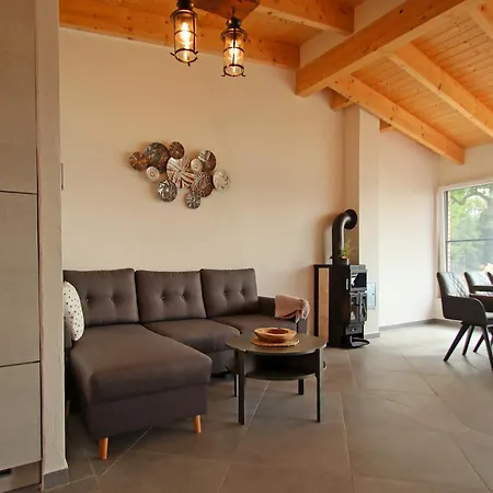 Holiday Apartment With Private Lake Access And Jetty Appartement *