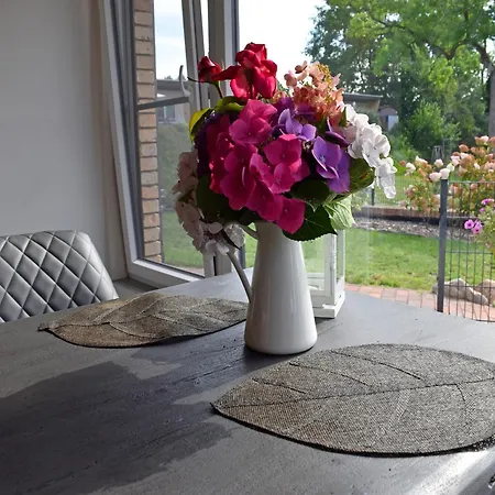 Holiday Apartment With Private Lake Access And Jetty Appartement Klein Labenz