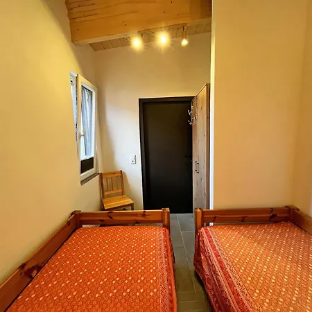 Holiday Apartment With Private Lake Access And Jetty Appartement